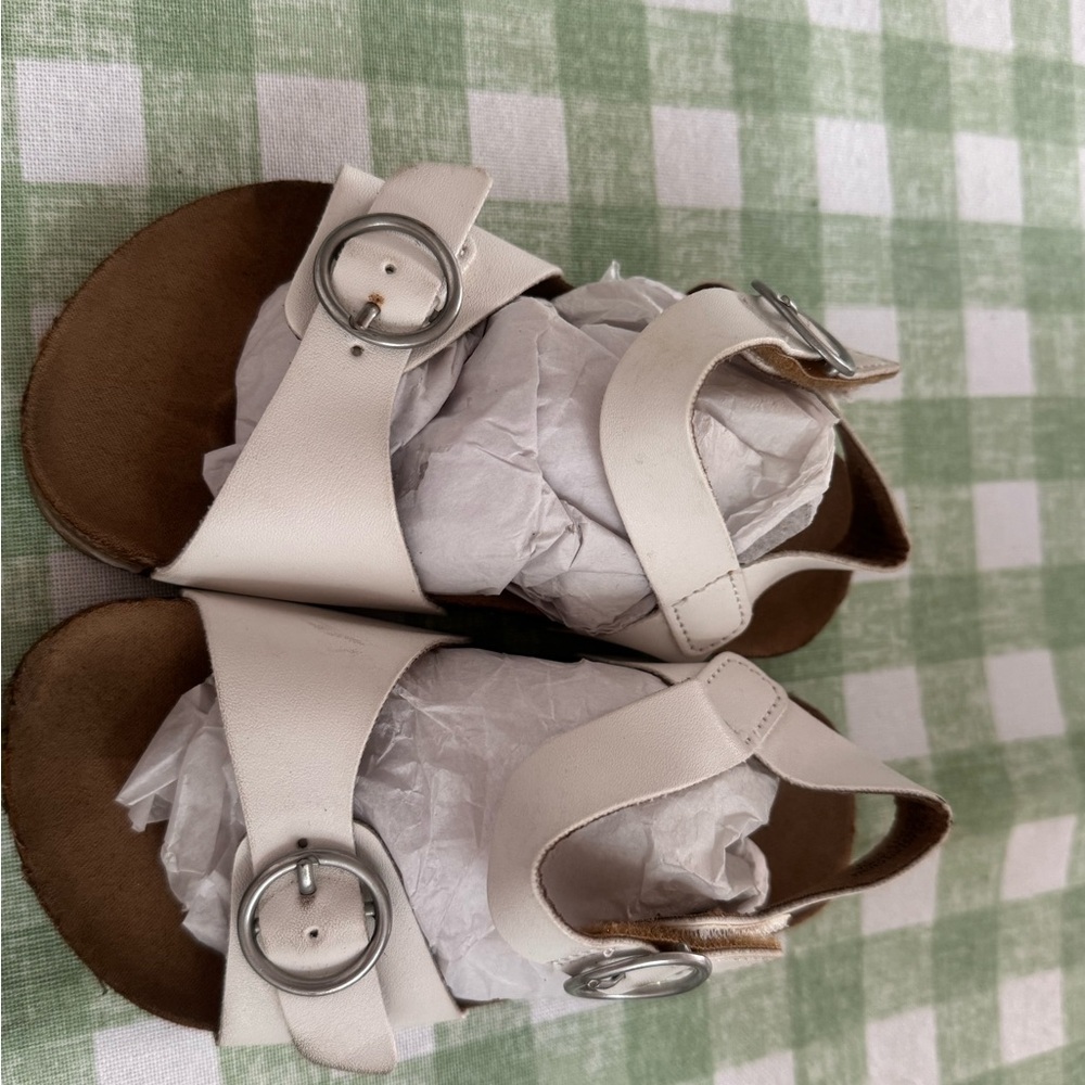 Old Navy White Girls Buckle Sandals - Picture 3 of 3